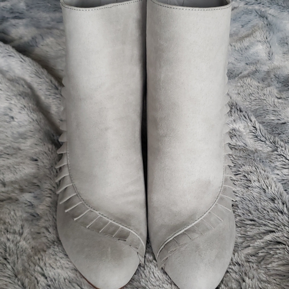 Booties, Stacie 9.5
